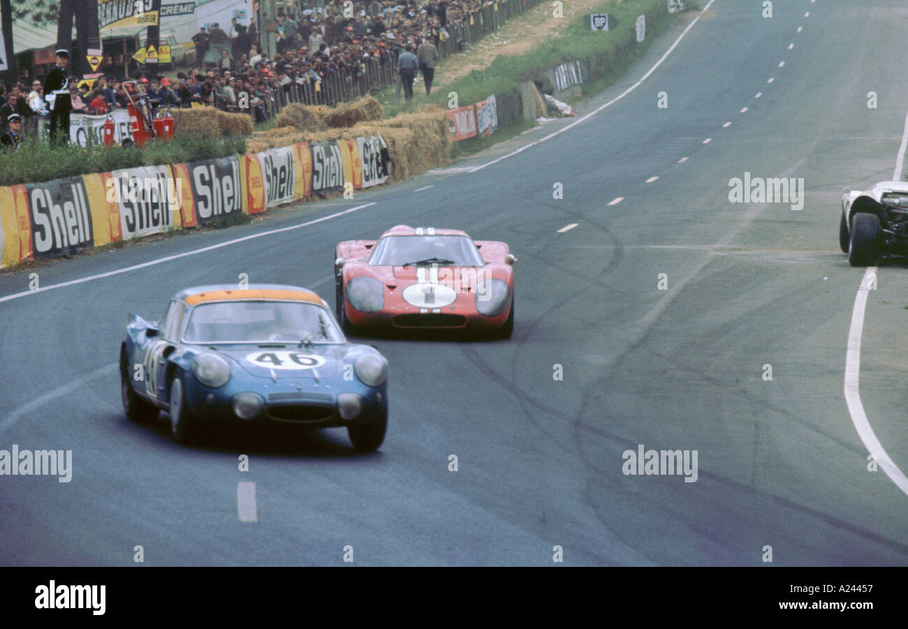 1967 Le Mans Alpine Renault Ford GT40 MkIV Banque D'Images