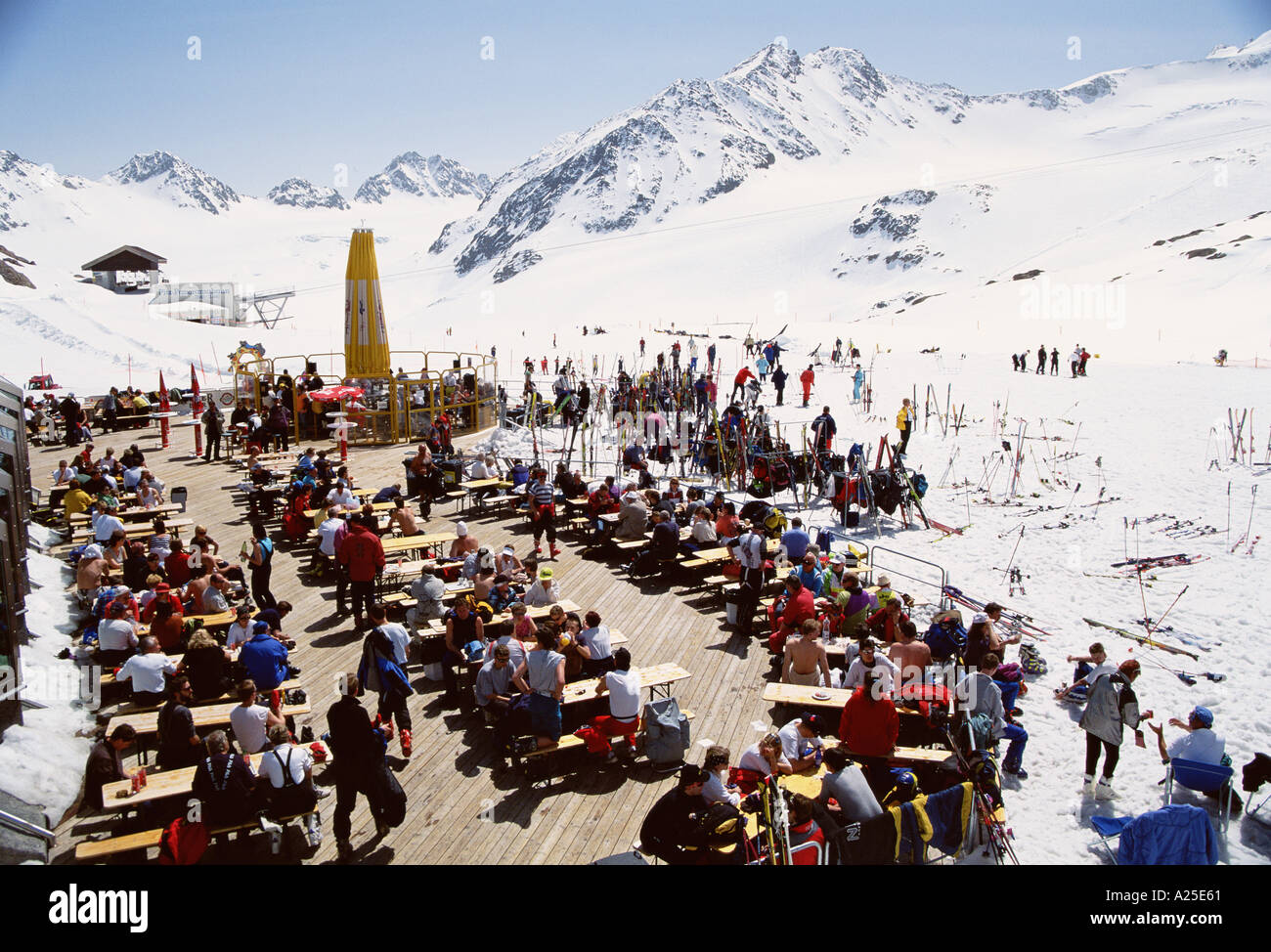 Skieurs de Pitztal Autriche RESORT Banque D'Images