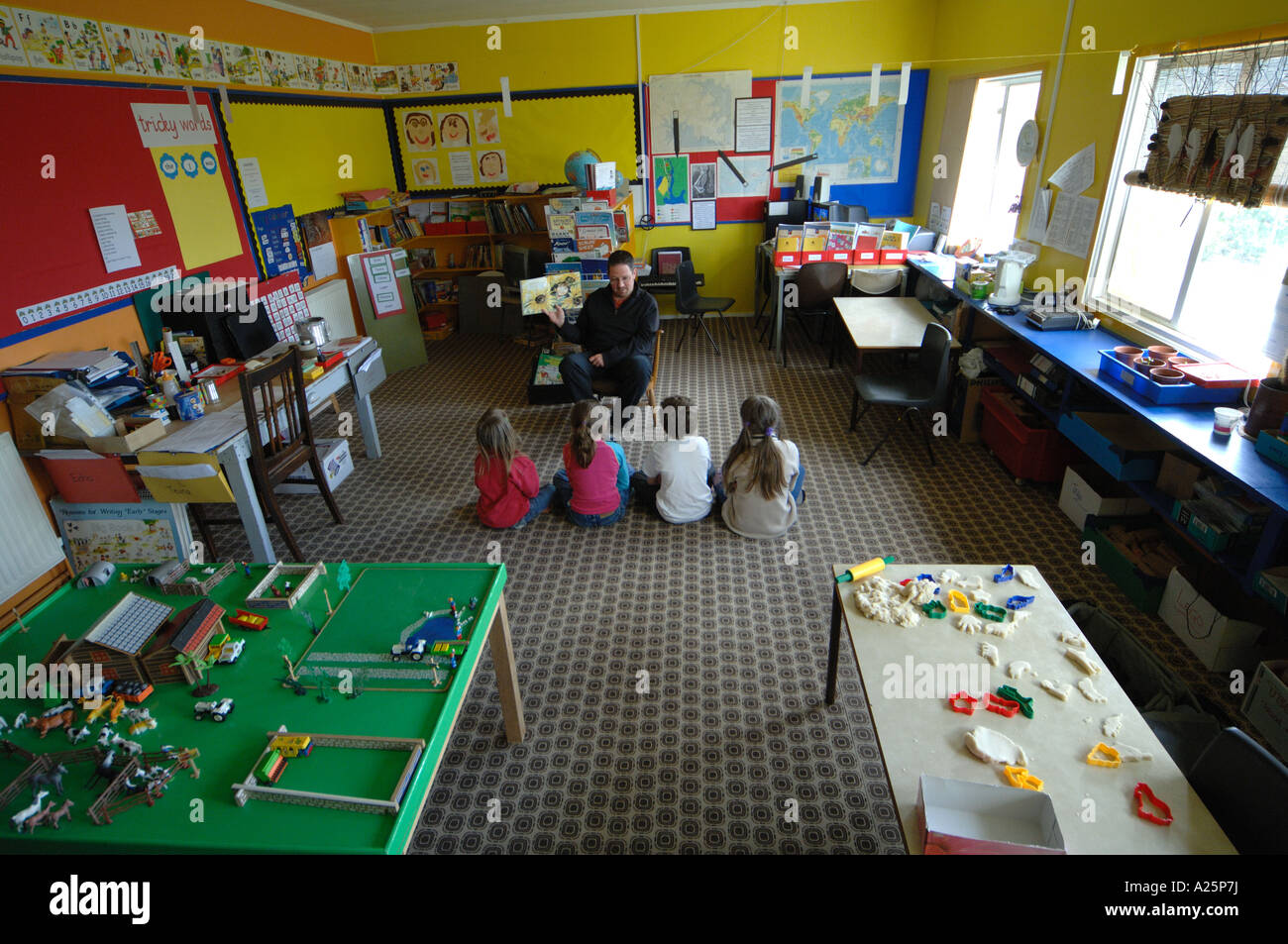 La guerre des îles Falkland anniversaire scolarité école classe classe rurale apprendre enseigner l'apprentissage de l'enseignement enseignant étudiant élève Banque D'Images