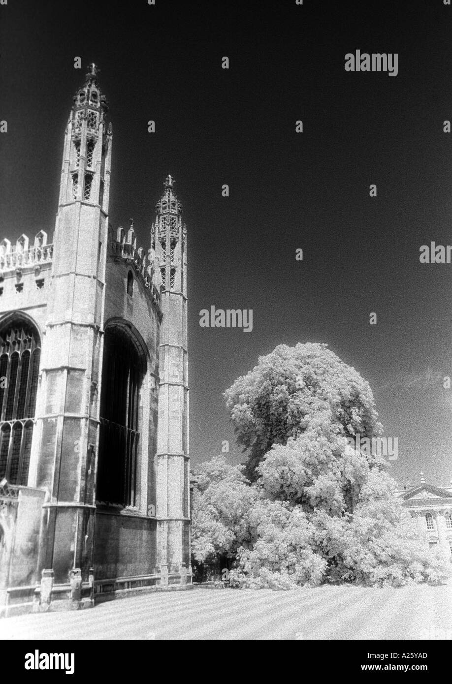 Kings College de Cambridge avec infra rouge Banque D'Images