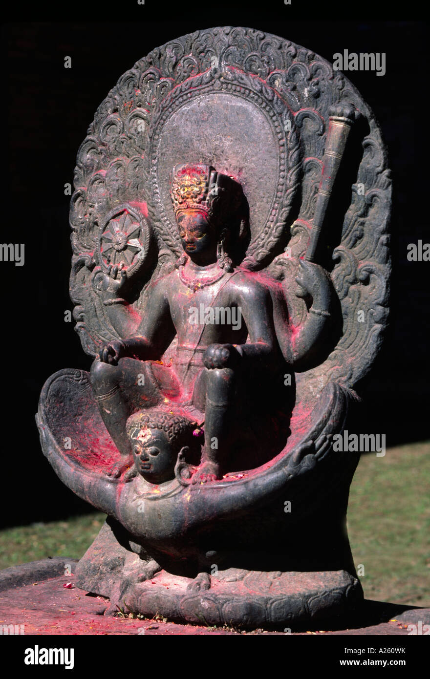 8e siècle Licchavi statue de Vishnu Narayan chevauchant Garuda temple de Changu Narayan Kathamndu Valley Népal Banque D'Images