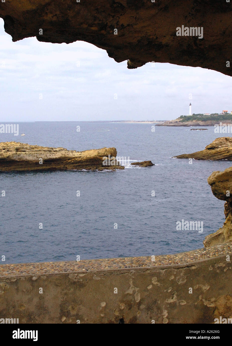 Vue panoramique du front de mer de Biarritz à partir de la Caverne trou de la Côte Basque Aquitaine Golfe de Gascogne Golfe de Gascogne Sud Ouest France Europe Banque D'Images