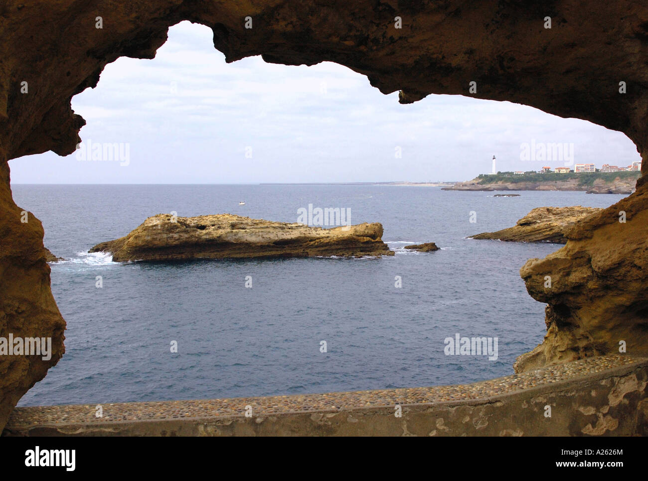 Vue panoramique du front de mer de Biarritz à partir de la Caverne trou de la Côte Basque Aquitaine Golfe de Gascogne Golfe de Gascogne Sud Ouest France Europe Banque D'Images