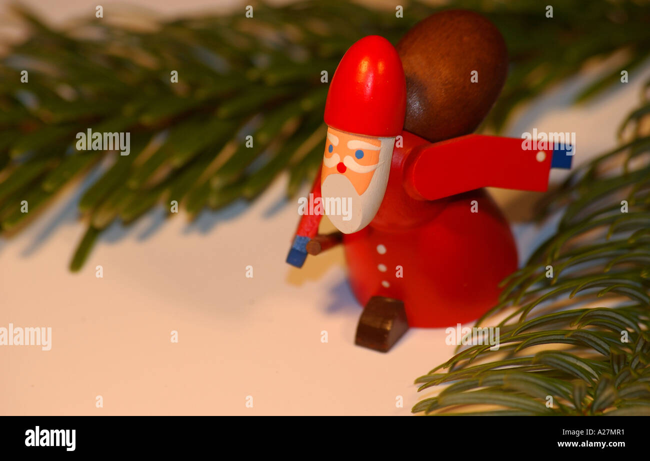 Père Noël en bois sculpté ornement de Noël Banque D'Images