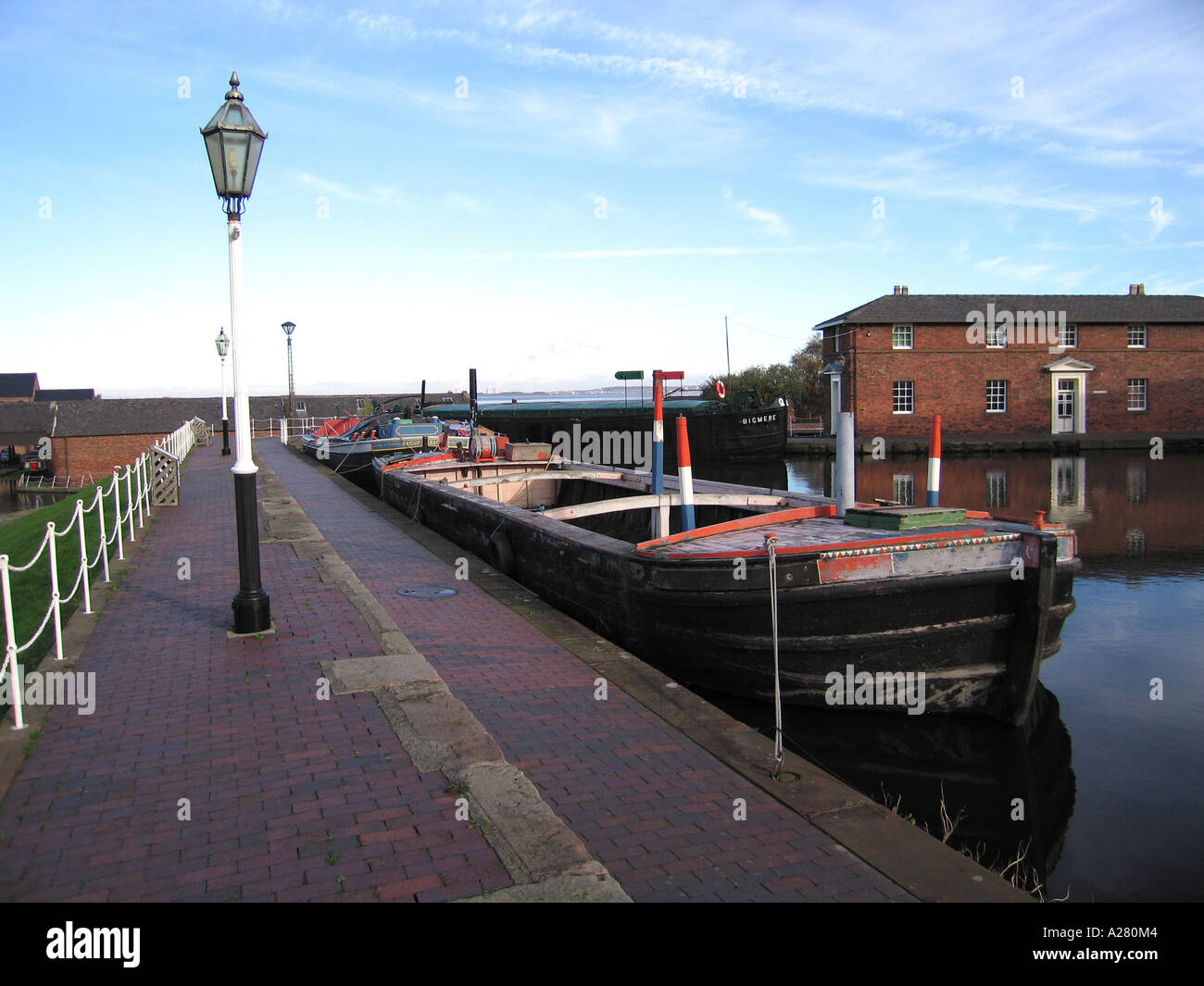 Péniches à Ellesmere Port Bateau étroit sur le Musée du canal de Shropshire Union Banque D'Images