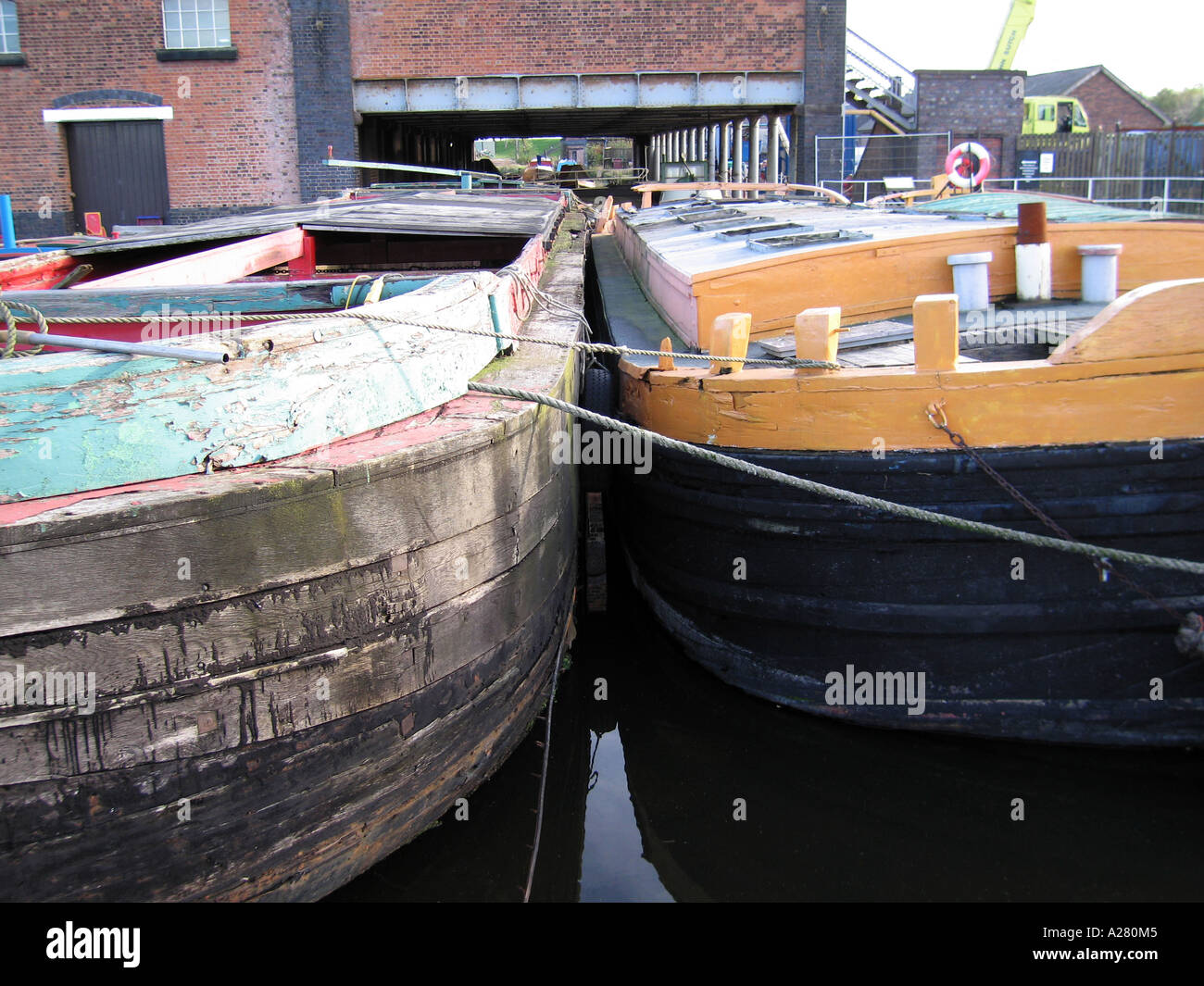 Péniches à Ellesmere Port Bateau étroit sur le Musée du canal de Shropshire Union Banque D'Images