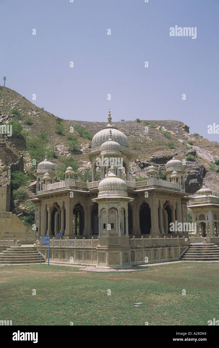 Cénotaphe de Maharaja Madho Singh le deuxième, Gaitor, Jaipur en Inde Banque D'Images