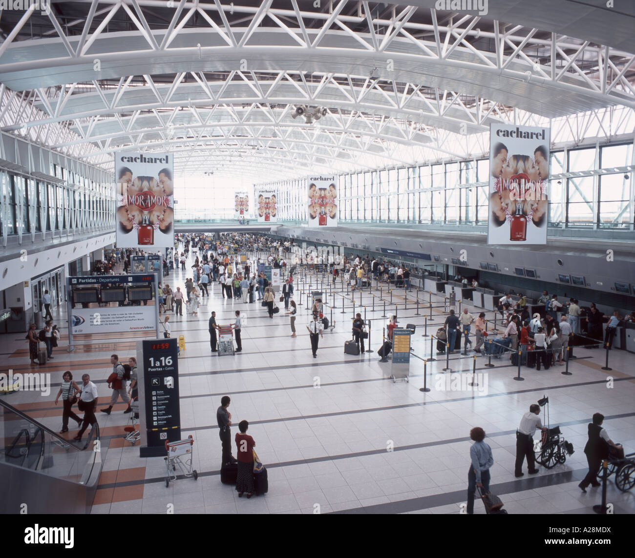 Comodoro Arturo Merino Benítez de l'Aéroport International, de l'intérieur, Pudahuel Buenos Aires, Argentine Banque D'Images