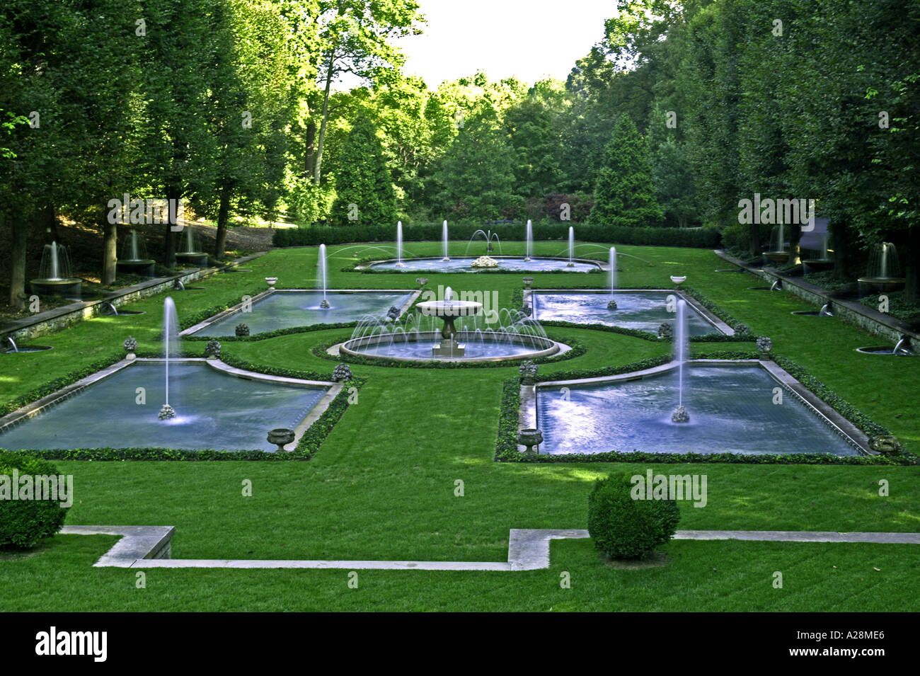 Jardins botaniques de fontaines d'eau Banque D'Images