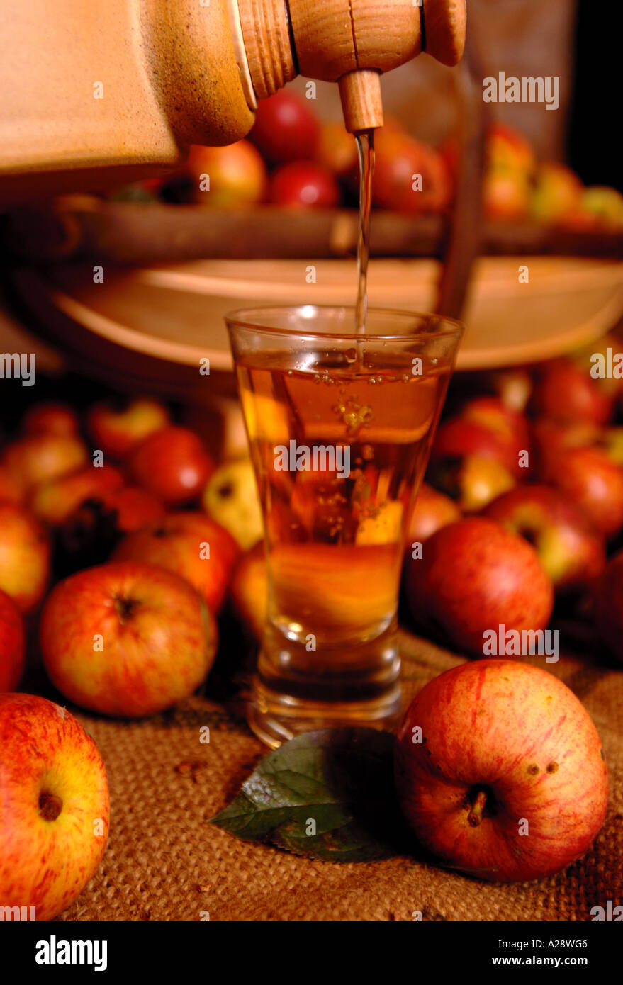 FLAGANS SHEPPYS MAISON DE FERME TRADITIONNELLE AVEC DU CIDRE DE POMMES À CIDRE ANGLAIS CATTELL Banque D'Images