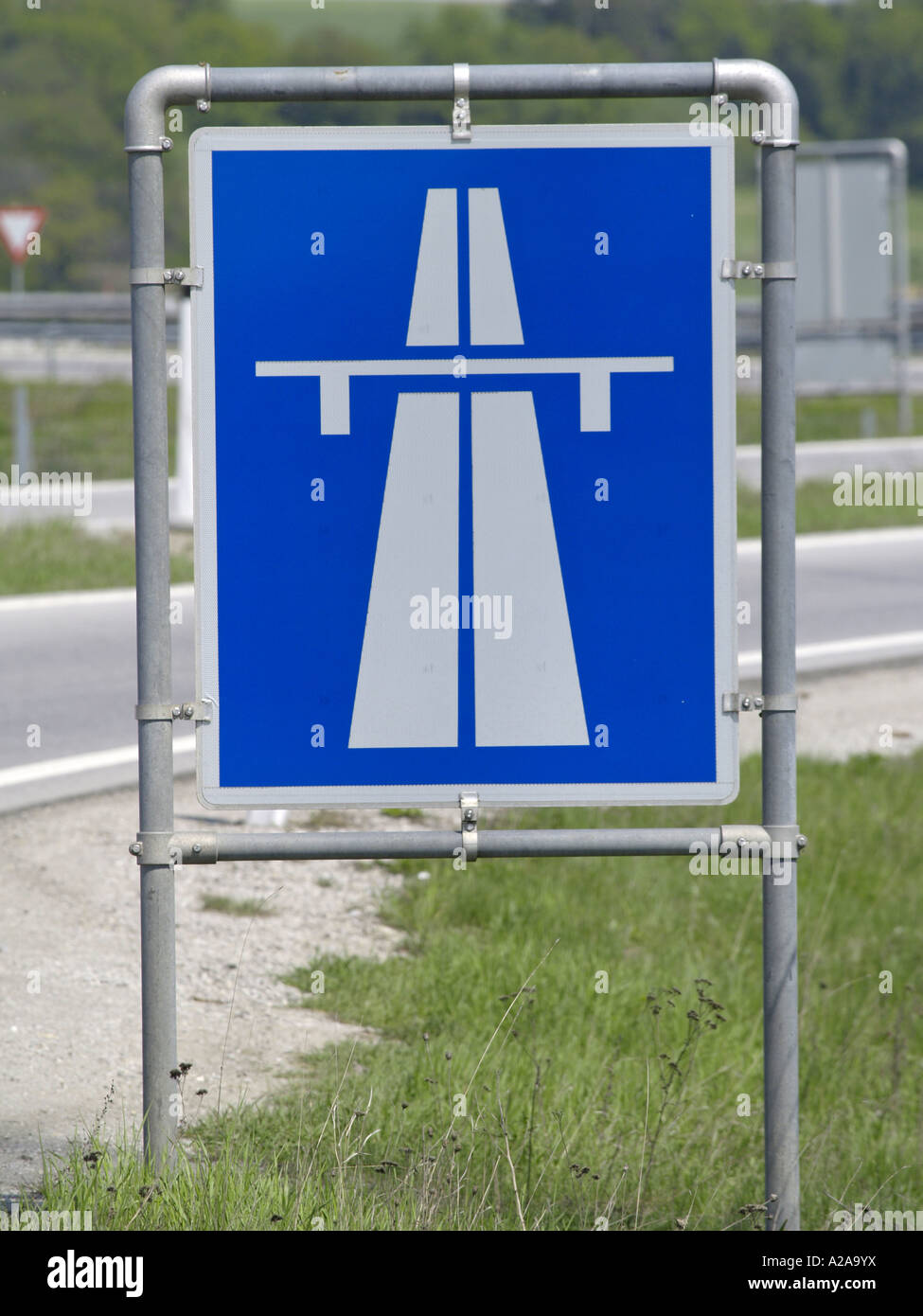 Signe de la circulation, autoroute jusqu'à l'entraînement Banque D'Images