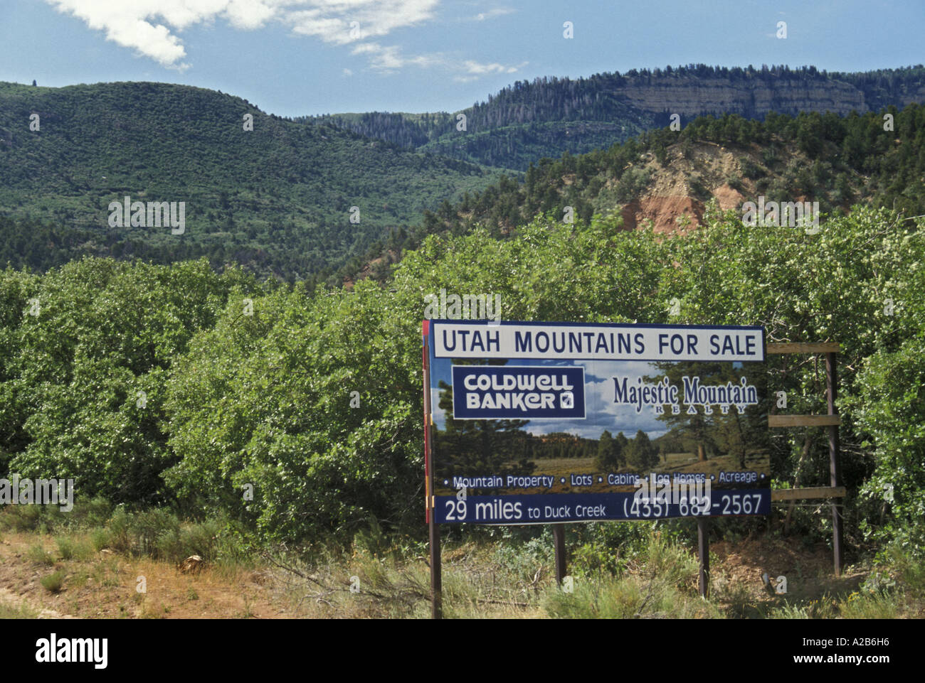 Cedar City Utah un courtier immobilier s panneau d'annonce à vendre des montagnes de l'Utah Banque D'Images
