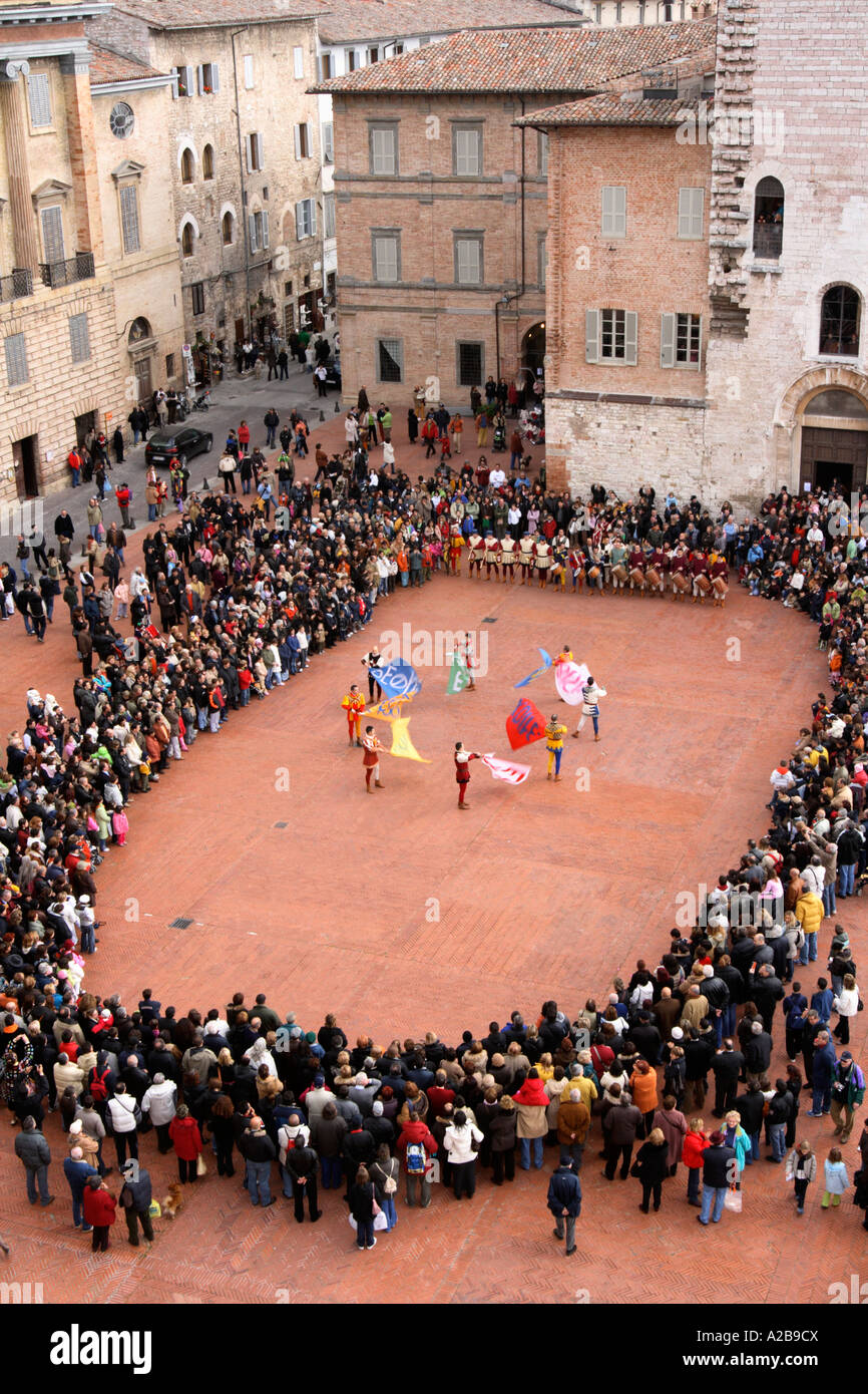 Flag chancelle dans Gubbio pour célébrer le saint patron, Italie Banque D'Images