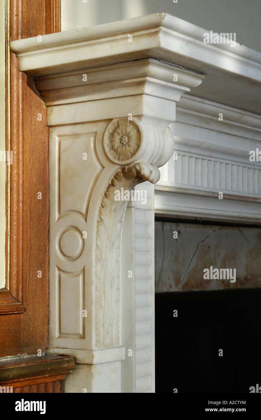 Cheminée en marbre détail à l'intérieur d'une maison au Royaume-Uni Banque D'Images