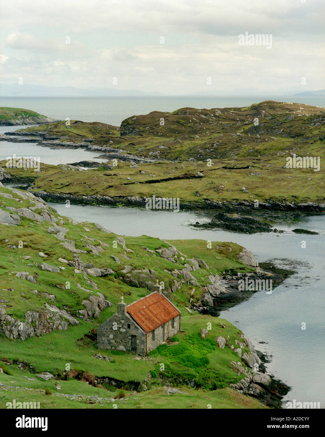 Vieille maison par la rive, Isle of Harris, Western Isles, Ecosse Banque D'Images