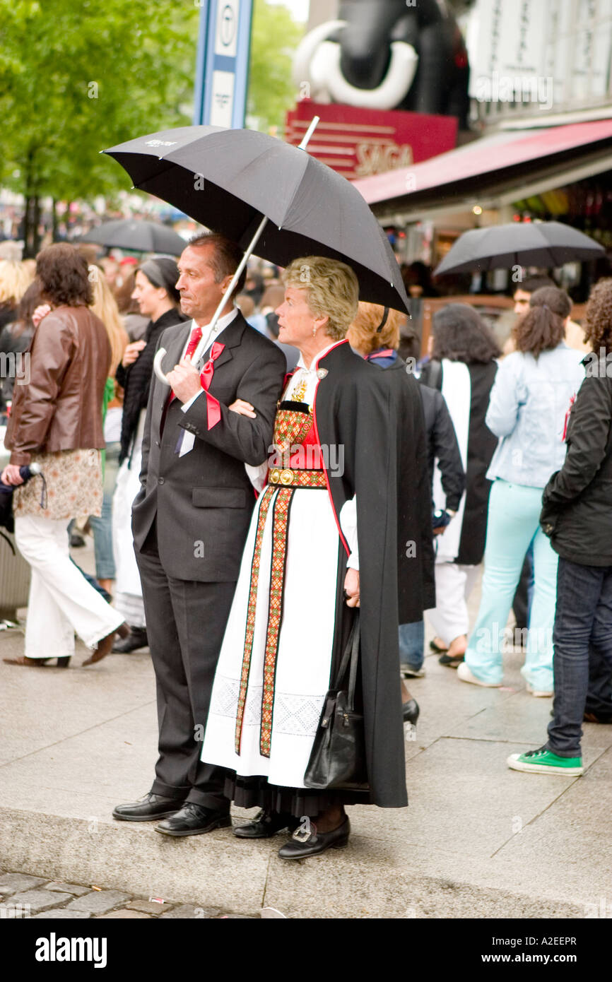 Costume traditionnel norvégien le 17 mai Jour de l'indépendance de la  norvège Photo Stock - Alamy