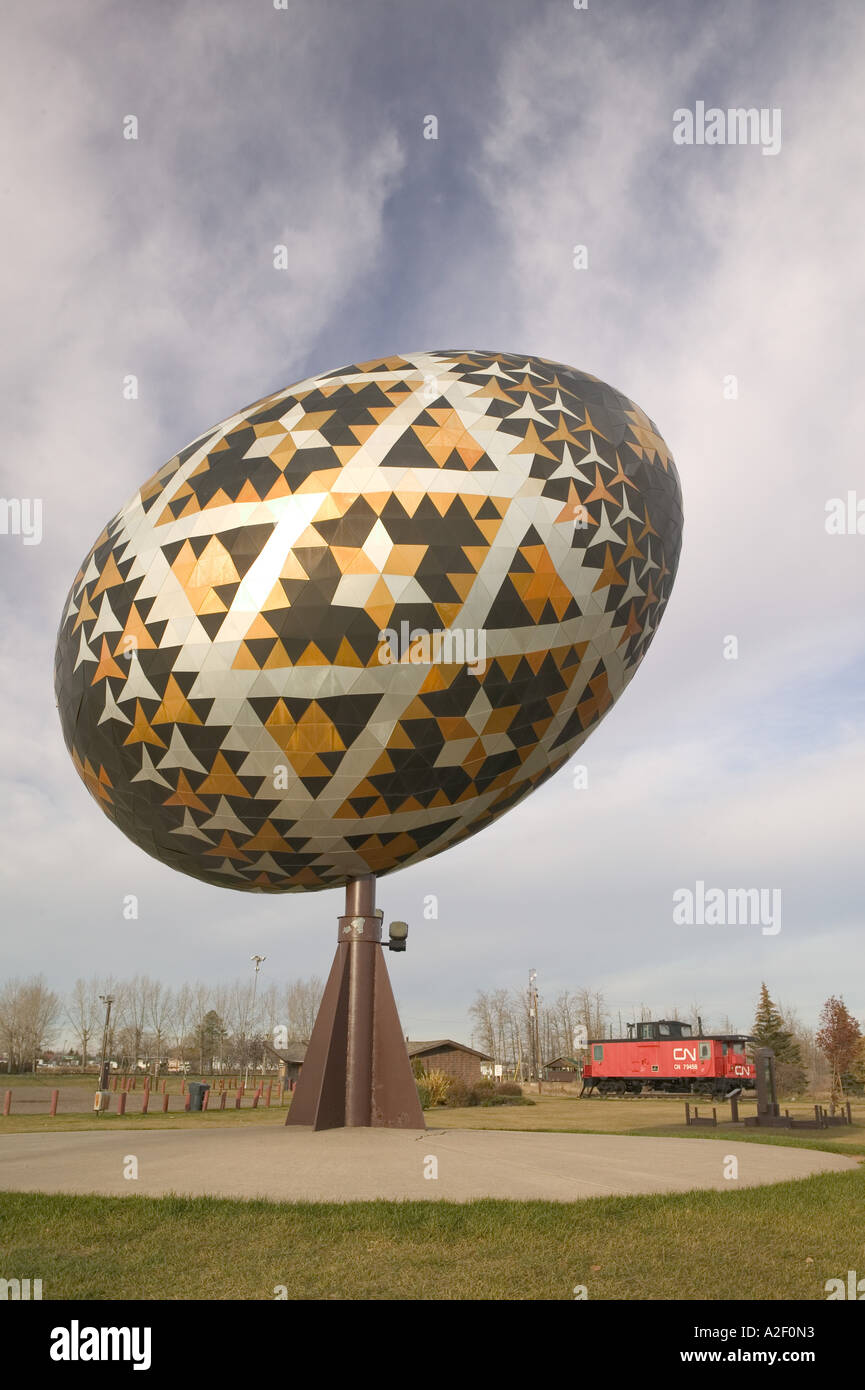 Le Canada, l'Alberta, Vegreville : plus Grand Oeuf de Pâques ukrainien ukrainien (pysanky) Banque D'Images