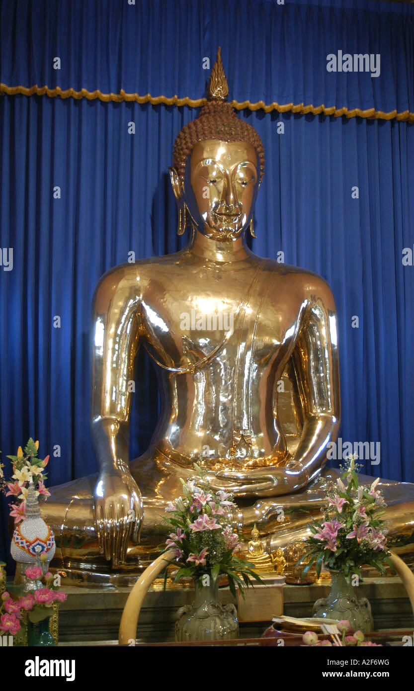 Bouddha en or, la plus grande statue en or dans le monde, au Wat Traimit Temple à Bangkok, Thaïlande Banque D'Images