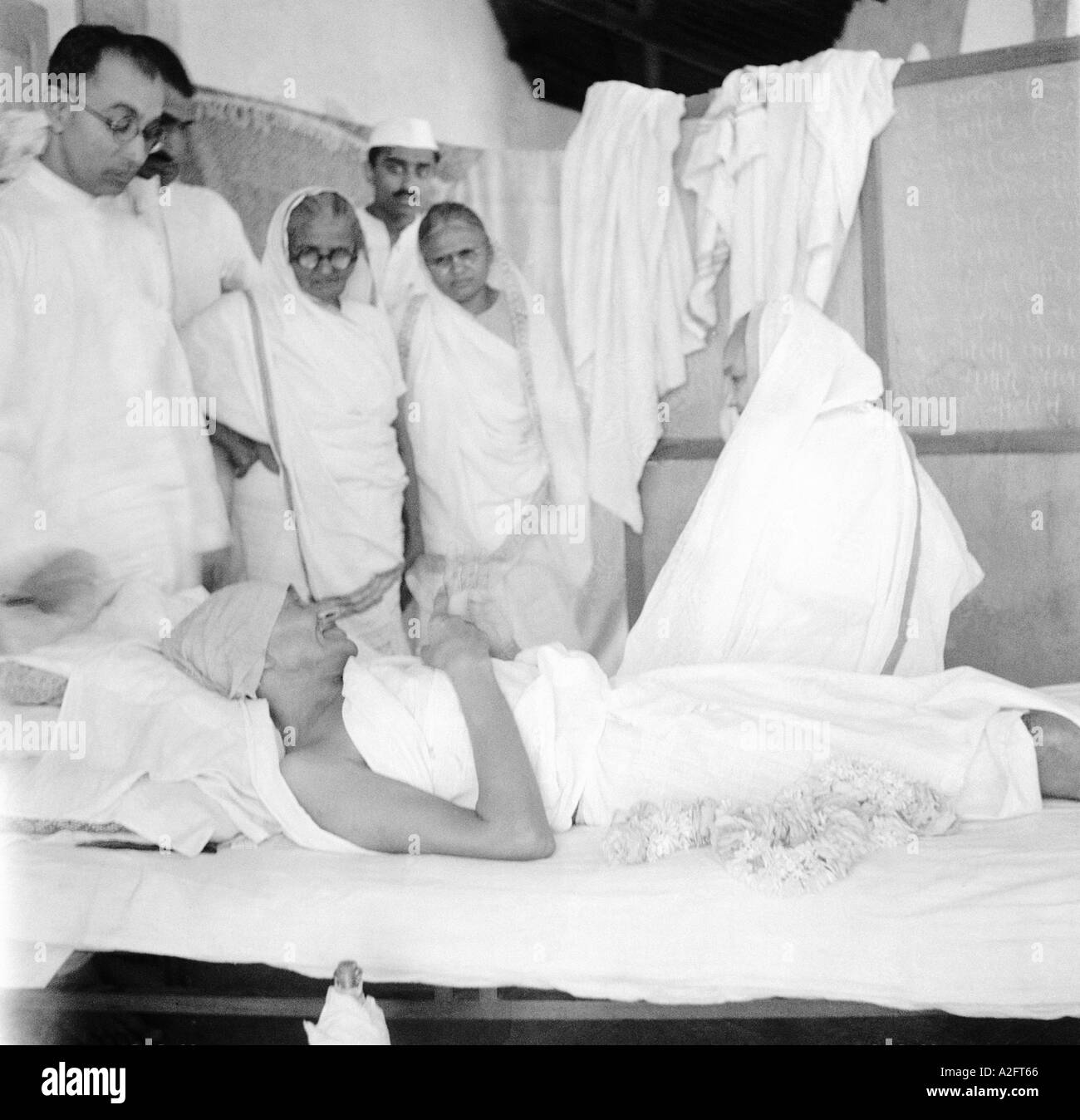 Mahatma Gandhi lors de son jeûne à Rajkot Gujarat Inde Mars 1939 vieux vintage des années 1900 photo Banque D'Images