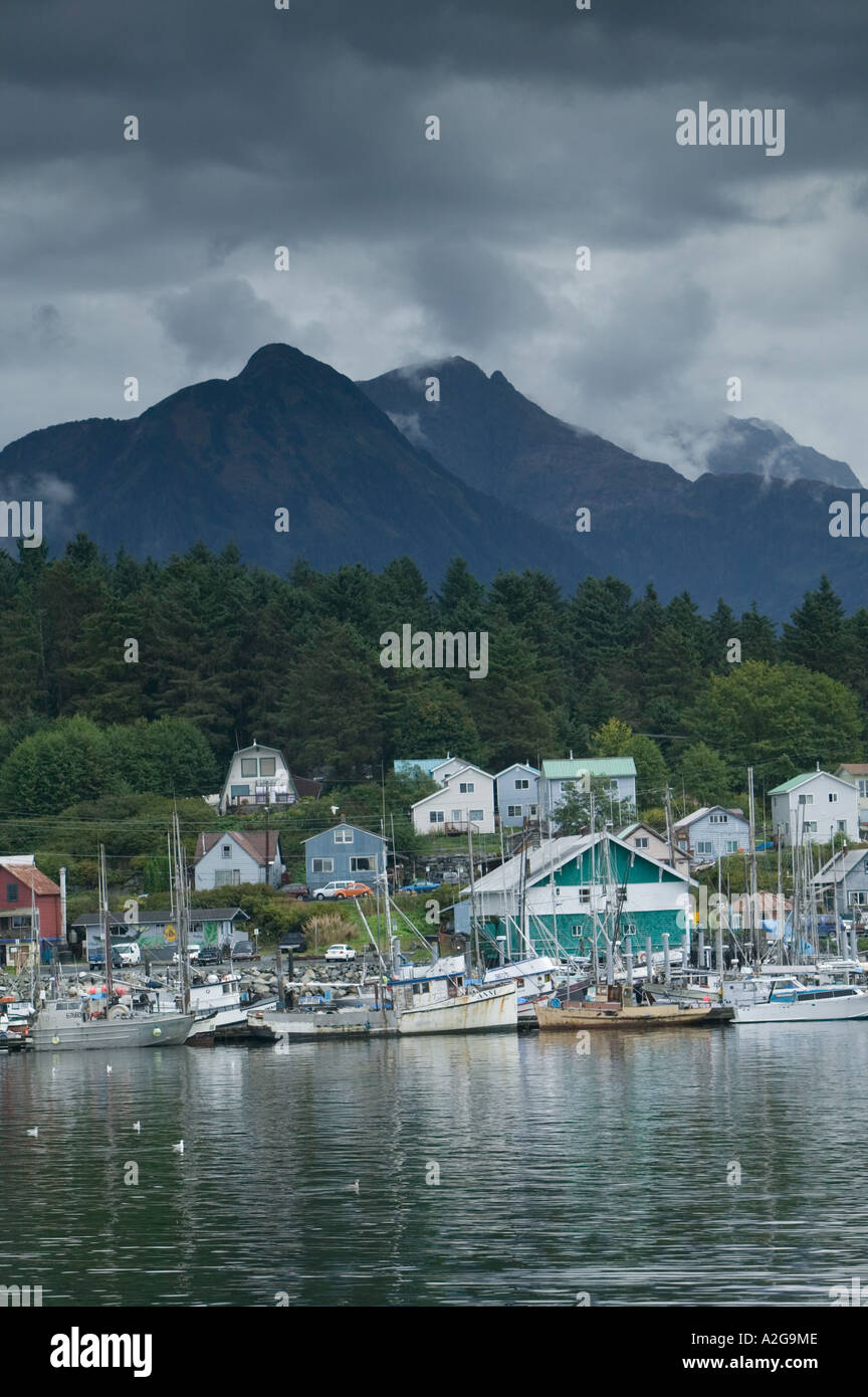 USA, Alaska, le sud-est de l'Alaska, SITKA : ville et vue front de mer, le long du canal de Sitka Banque D'Images