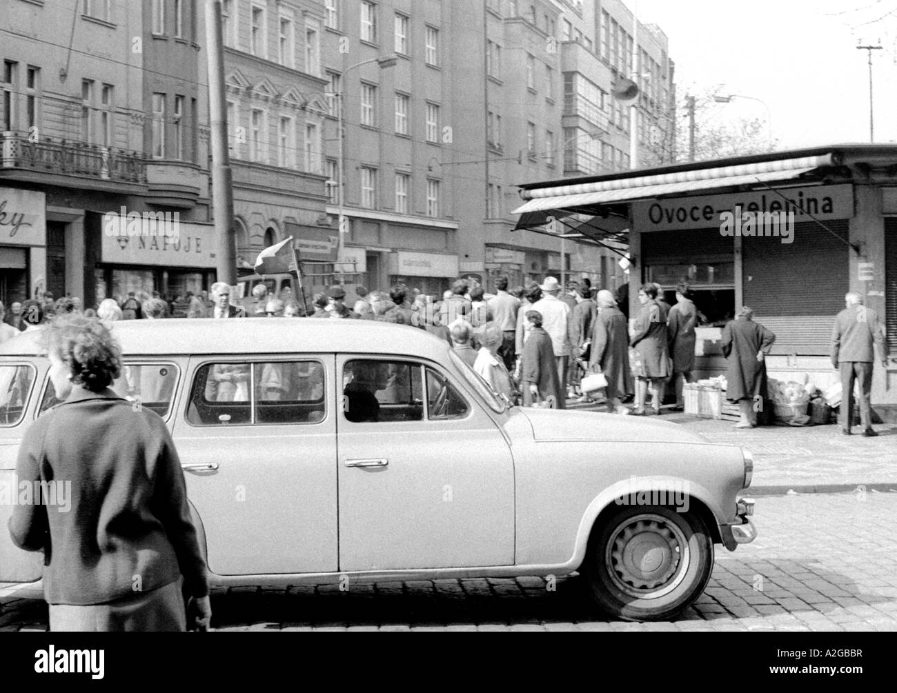 Shopping Prague Tchécoslovaquie entre 1960 à 1970 Banque D'Images