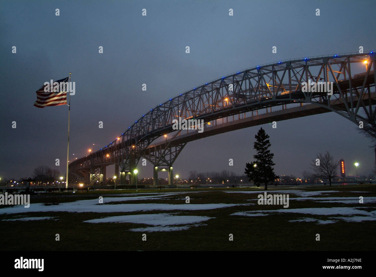 Le Pont International de l'eau bleue Banque D'Images