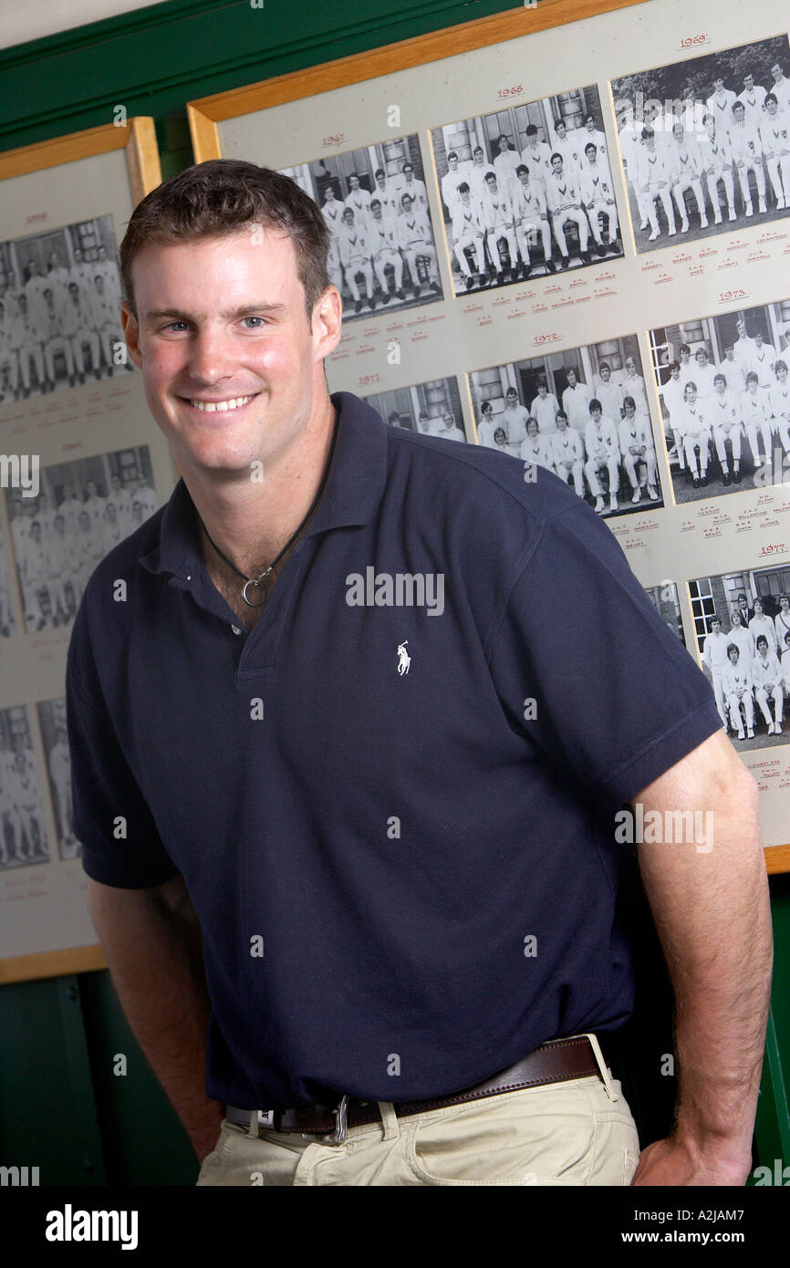 L'Angleterre et Middlesex Cricketer Andrew Strauss photographié à son ancienne école, collège Radley Oxfordshire, 2004. Banque D'Images