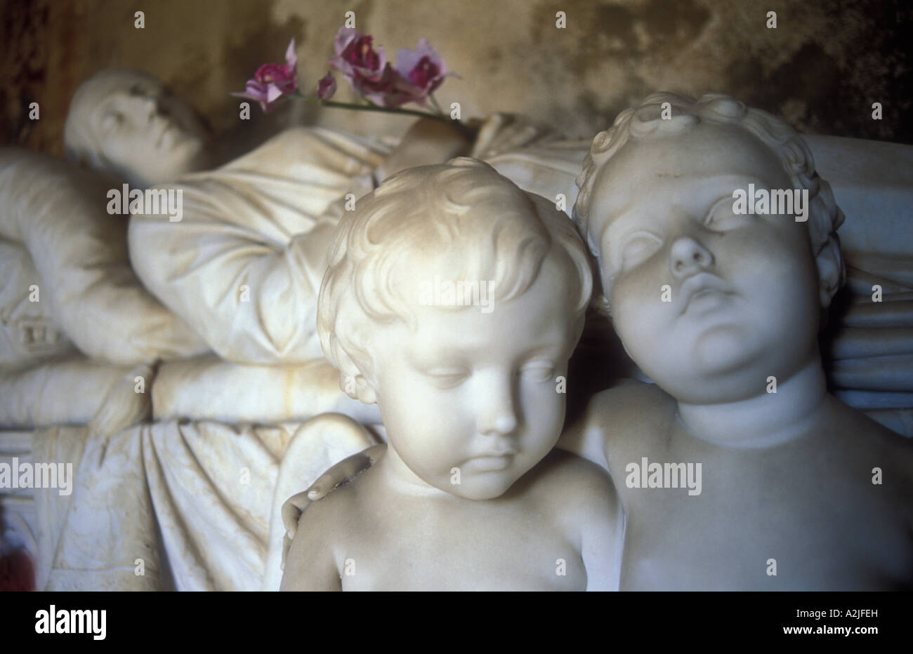 Italie Fiesole des statues dans cemetery Banque D'Images