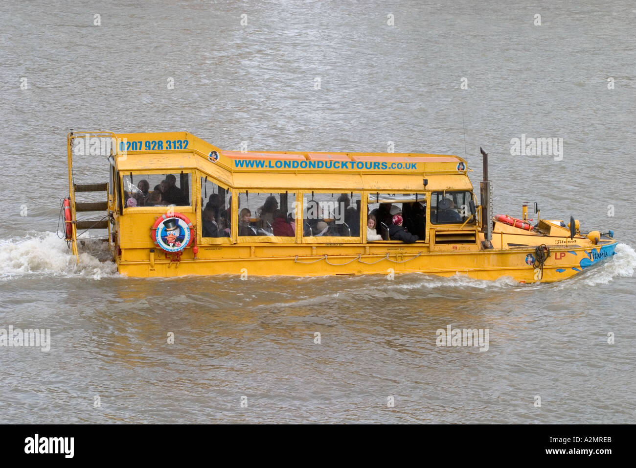 Artisanat amphibie excursion fluviale. La Tamise, Londres, Angleterre Banque D'Images