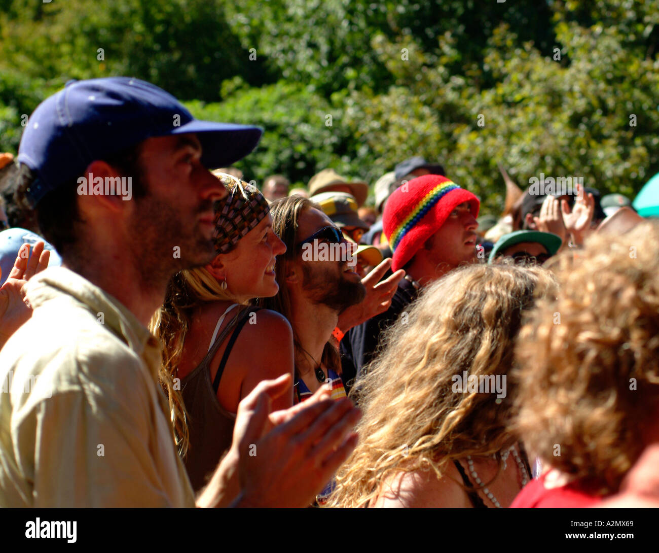 La foule participant à la fête de la musique Womad Taranaki Nouvelle Zélande 2005 Banque D'Images