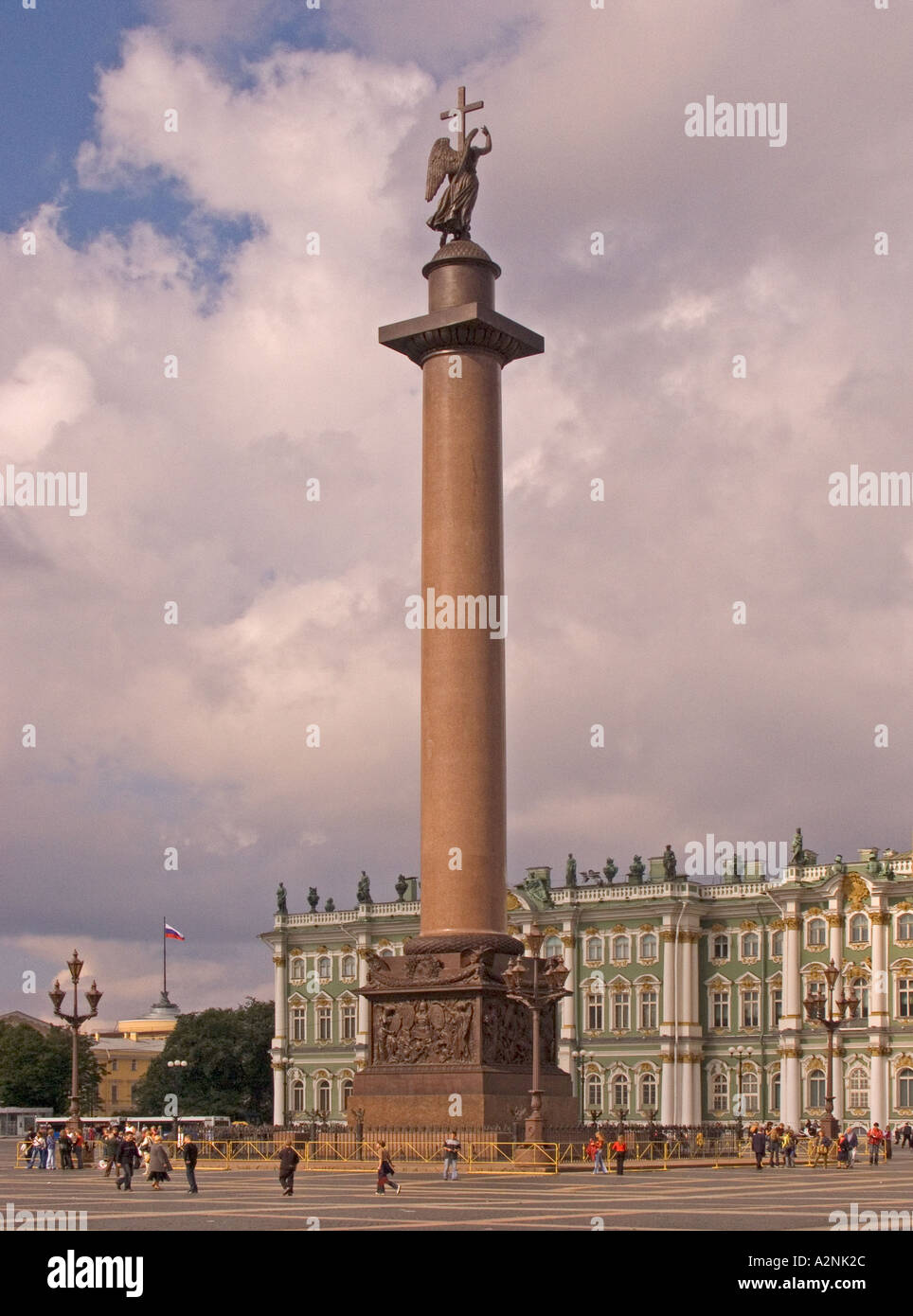 GUS Russie St Petersburg 300 ans Venise du Nord Grande Place avec Alexander Columne construit en 1834 par l'architecte Auguste Banque D'Images