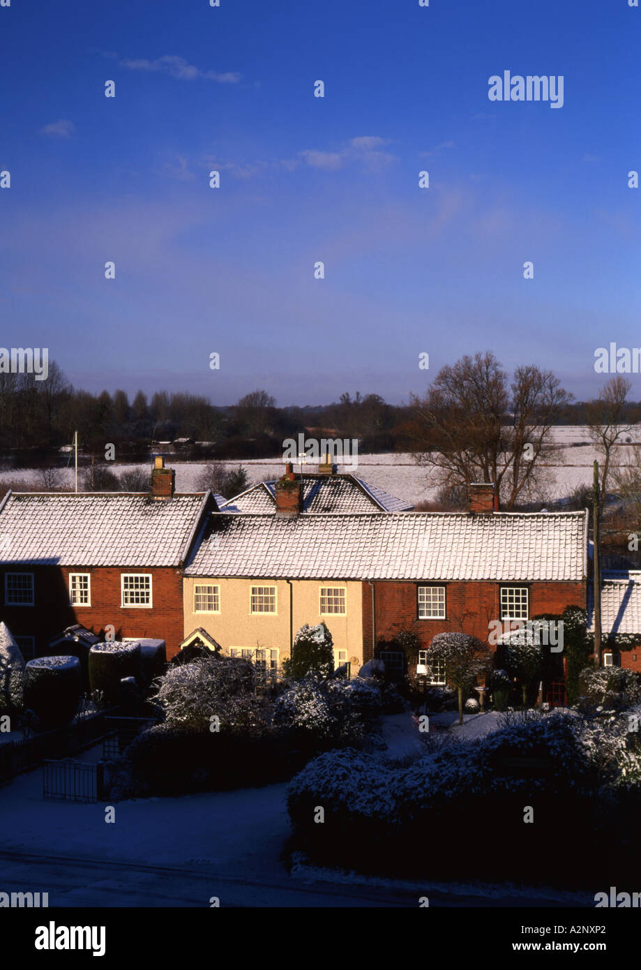 Cottages en Puddingmoor à Beccles dans Suffolk au Royaume-Uni (Moyen format) Banque D'Images