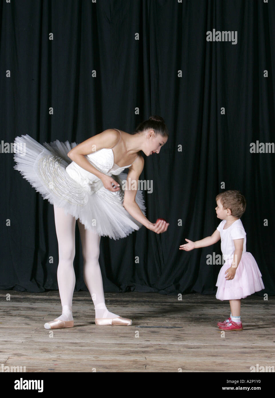 Baby ballerina Banque de photographies et d'images à haute résolution -  Alamy