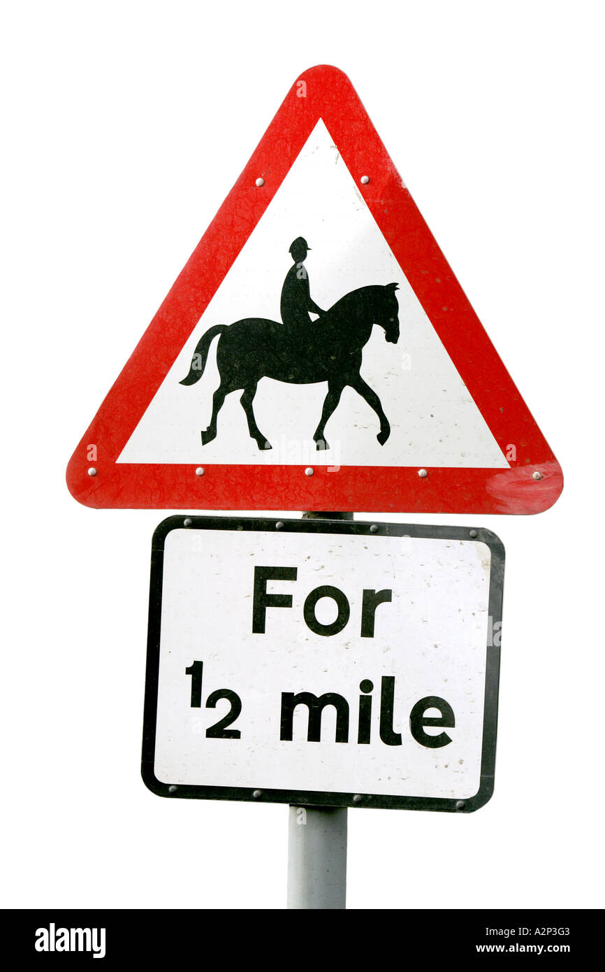 Panneau de circulation avertissement accompagné des chevaux ou poneys pour un demi-mile road trafic rouge triangle voiture code de la route risque Banque D'Images