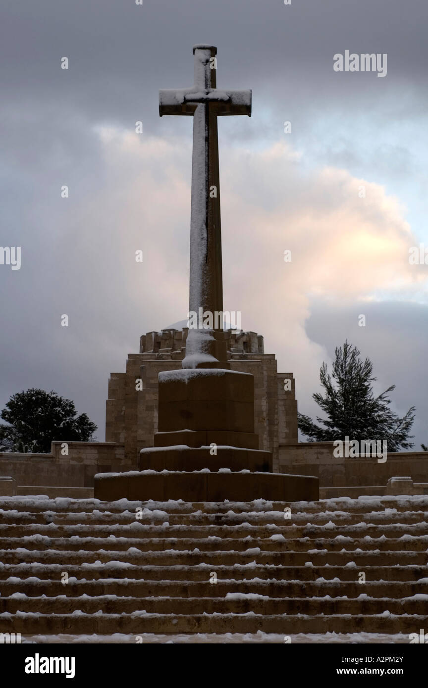 Israël Jérusalem Commonwealth cimetière de la Première Guerre mondiale, sur le mont Scopus couvertes de neige Hiver Janvier 2007 Banque D'Images