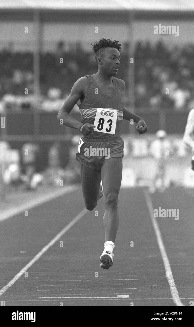 Marlon Devonish exécutant pour West Midlands anglais dans les écoles Les écoles d'athlétisme à Telford 1994 Banque D'Images