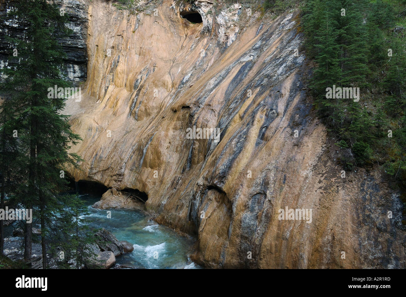 Chute d'un mur de pierre dans le ruisseau Johnston Banque D'Images
