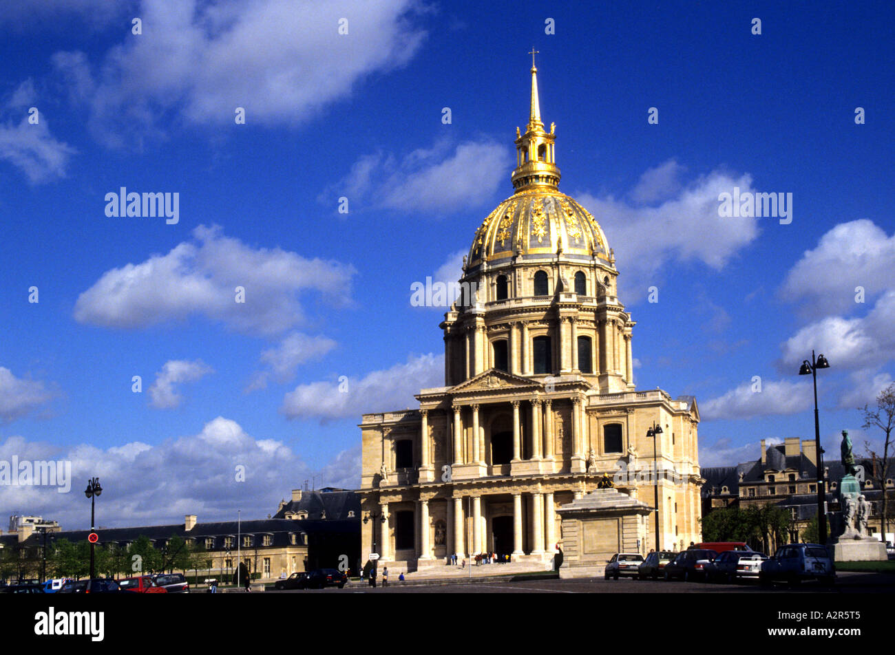 La France célèbre Hôtel des Invalides Dome où tombe de Napoléon réside à Paris France Banque D'Images