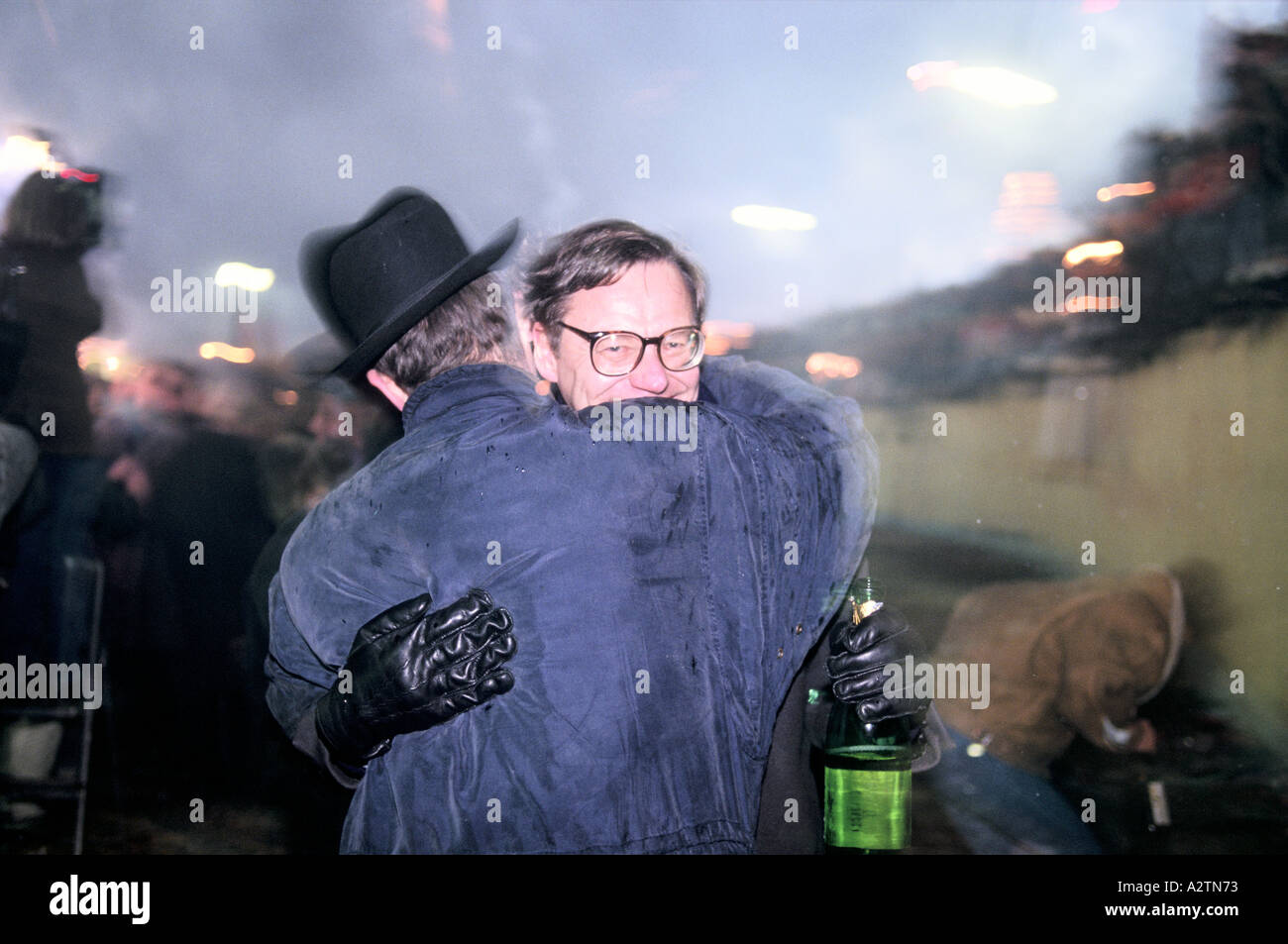 Célébrations comme le mur de Berlin est novembre 1989 Banque D'Images