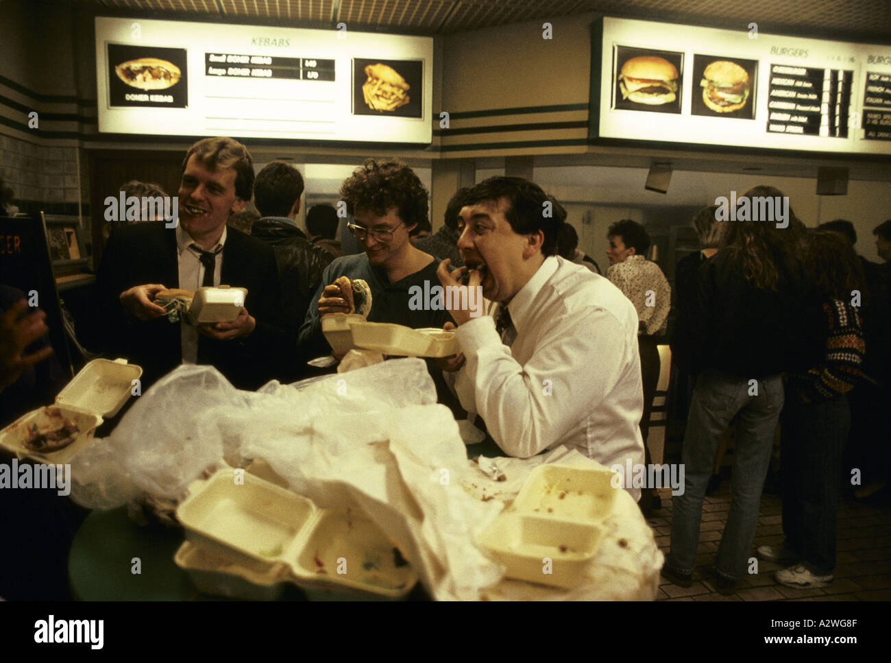 Eating fast food blackpool décembre 1989 Banque D'Images
