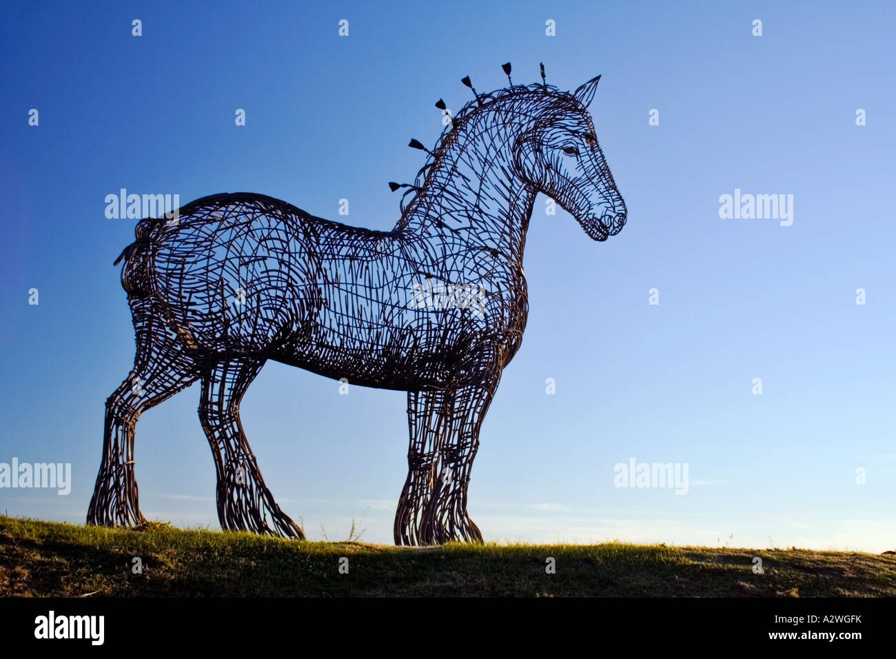 Andy Scott magnifique sculpture d'un cheval Clydesdale intitulé cheval lourd, Glasgow à côté de l'autoroute M8, l'Écosse. Banque D'Images