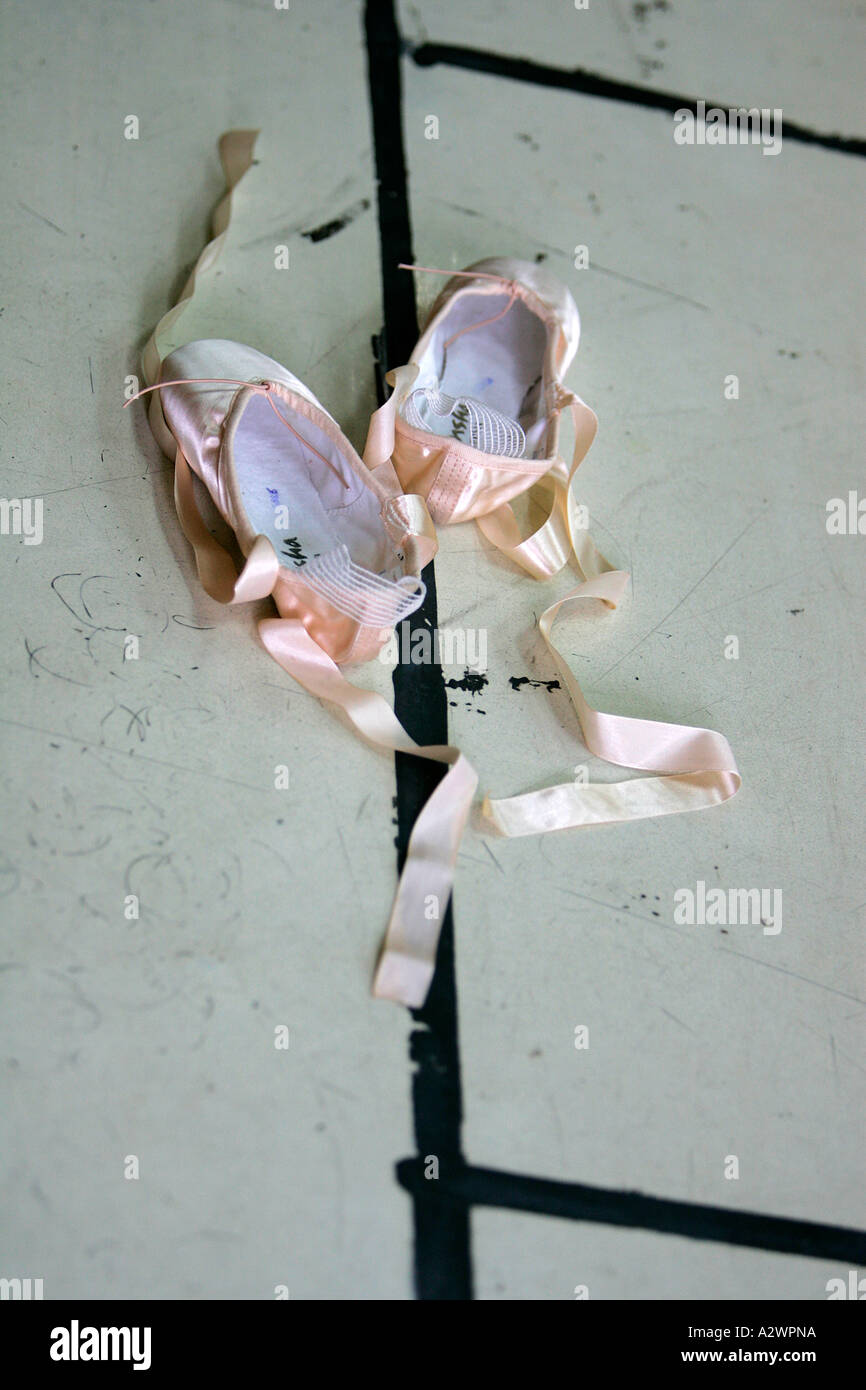 Tutu rose danse ballet de beauté chaussures orteils permanent équilibre répétition chorégraphe danseuse ballerine actrice theatrical Banque D'Images
