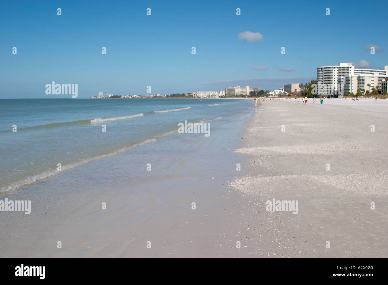 La plage CRESCENT SUR SIESTA KEY SUR LE GOLFE DU MEXIQUE EN FLORIDE du Sud-Ouest Banque D'Images La plage CRESCENT SUR SIESTA KEY SUR LE GOLFE DU MEXIQUE EN FLORIDE du Sud-Ouest Banque D'Images