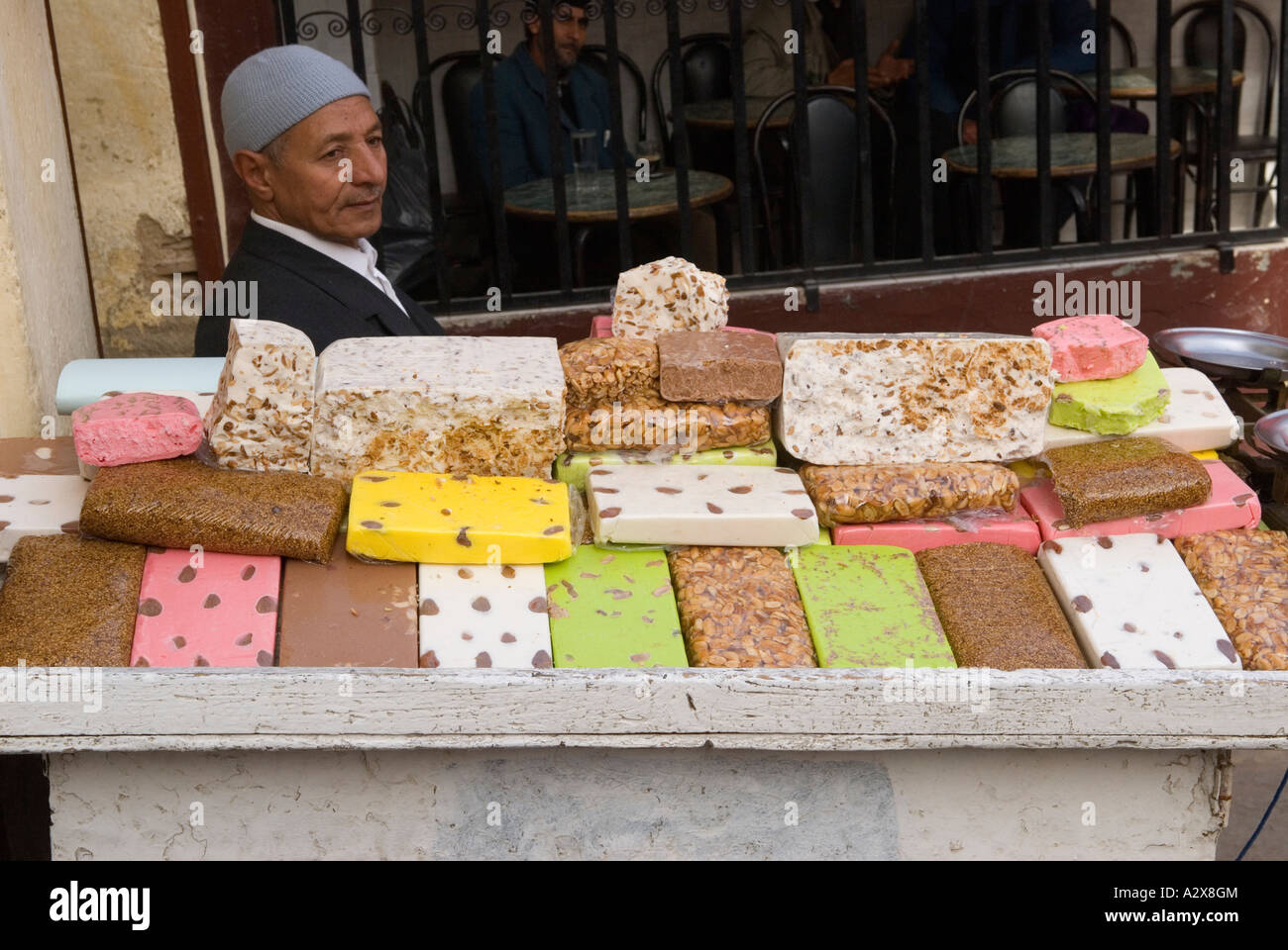 FES el Bali Maroc Afrique du Nord. Marziapan et gâteaux aux noix en vente dans Medina 2007, 2000 HOMER SYKES Banque D'Images