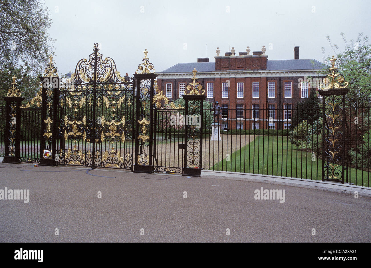 Gates à Kensington palace Banque D'Images