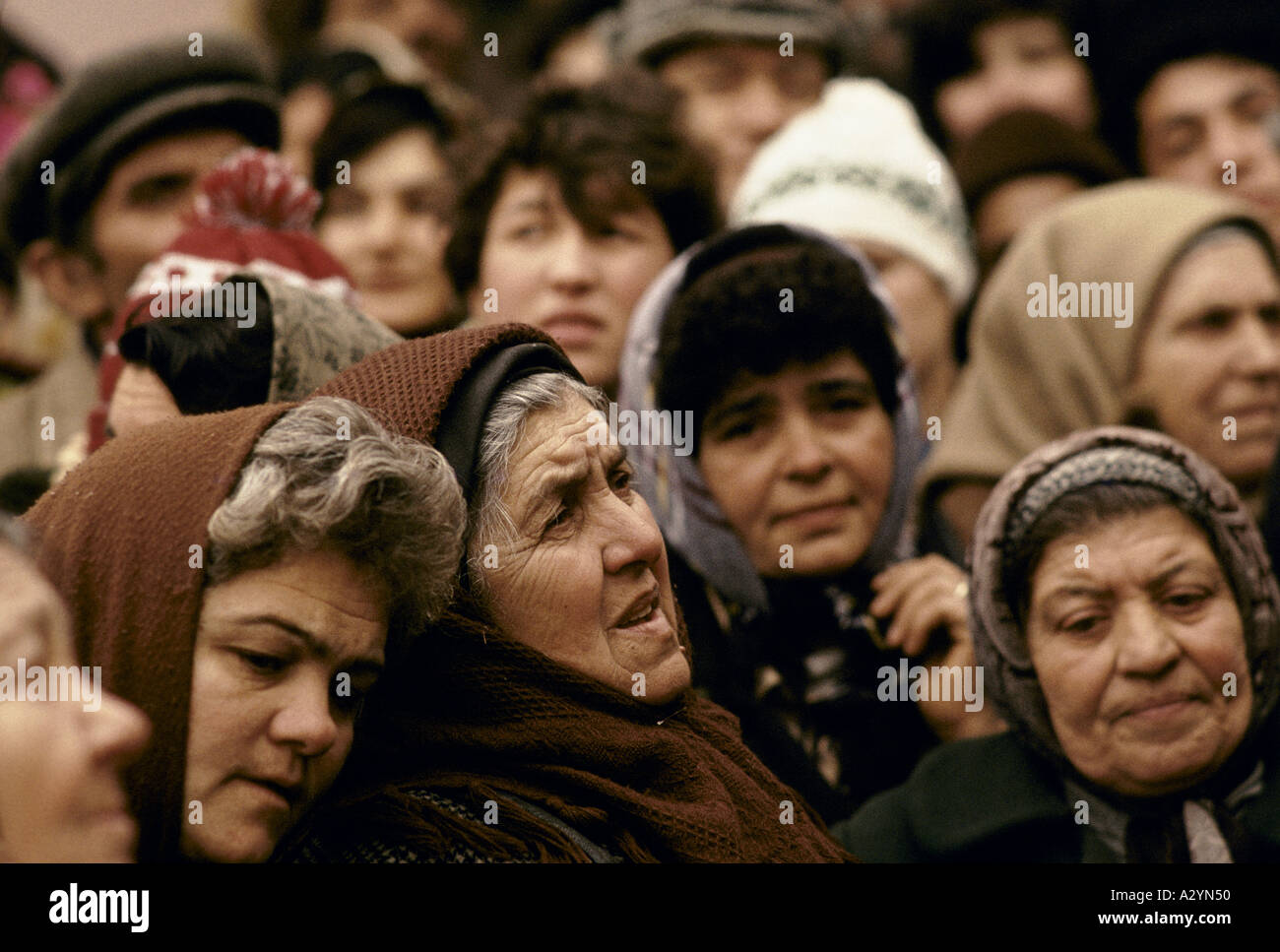 La Roumanie après la révolution foule de gens pendant la révolution roumaine Transylvanie Banque D'Images