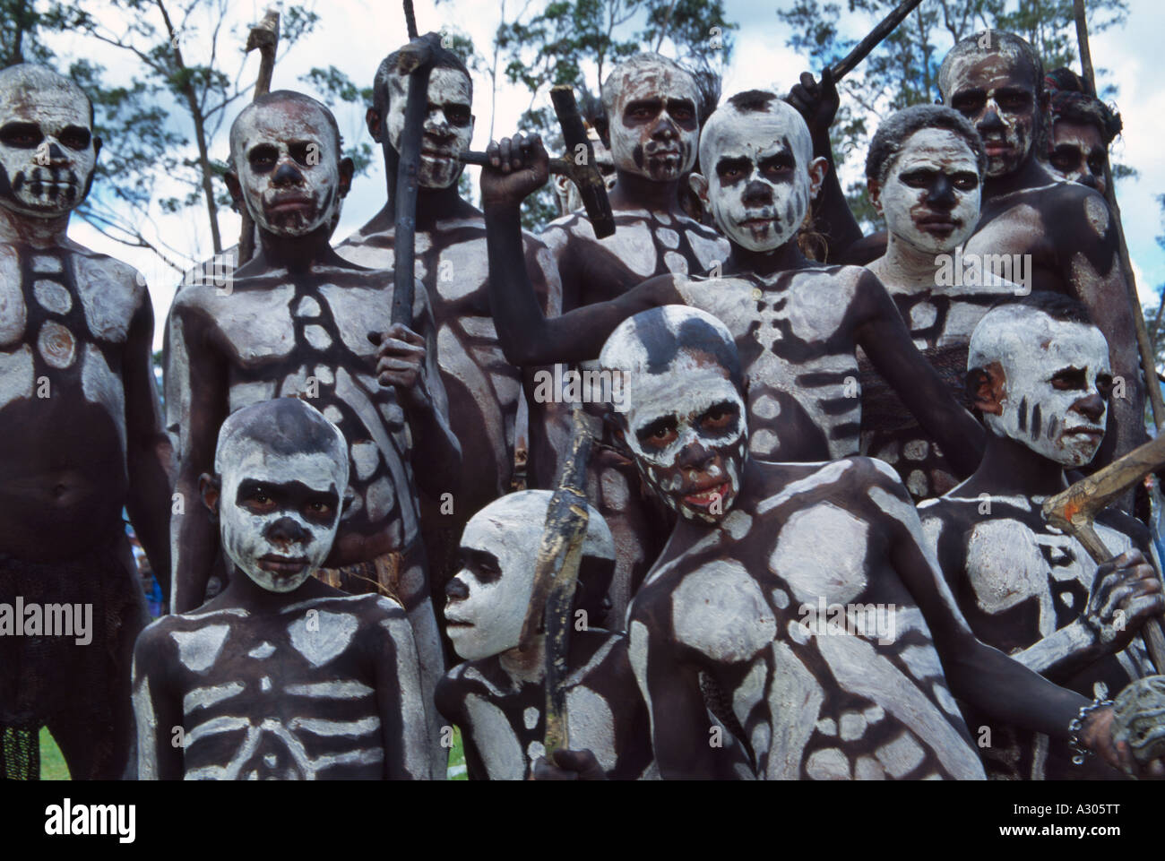 Masilai skileton les tribus de l'Omo à Sing Sing Festival Mt Hagen Papouasie Nouvelle Guinée Banque D'Images