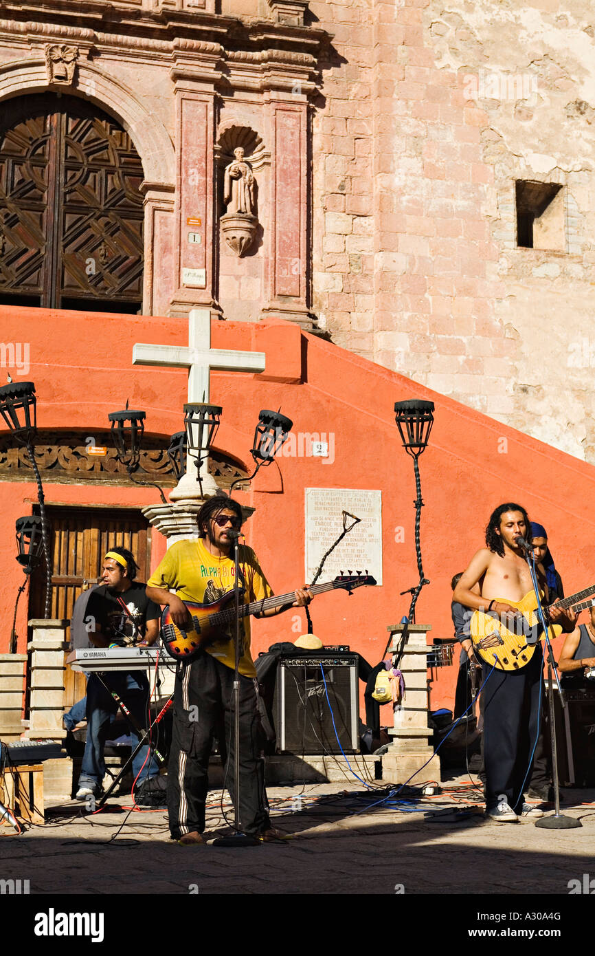 Mexique Guanajuato reggae musiciens exécutent dans festival annuel Festival Internacional Cervantino Banque D'Images