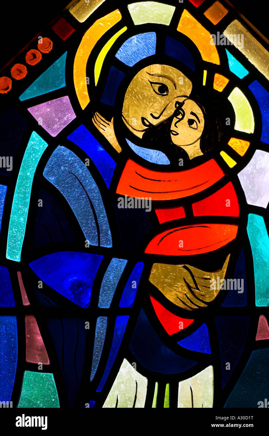 Un vitrail dans la chapelle de l'abbaye bénédictine de l'Abbaye de St Benoit du Lac en Estrie, Québec Banque D'Images
