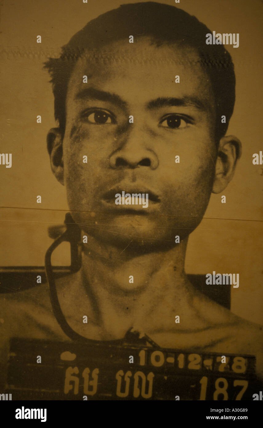 Les Khmers rouges a fait des portraits photographiques de personnes ils torturé à mort à la tristement célèbre camp de Tuol Slong Banque D'Images